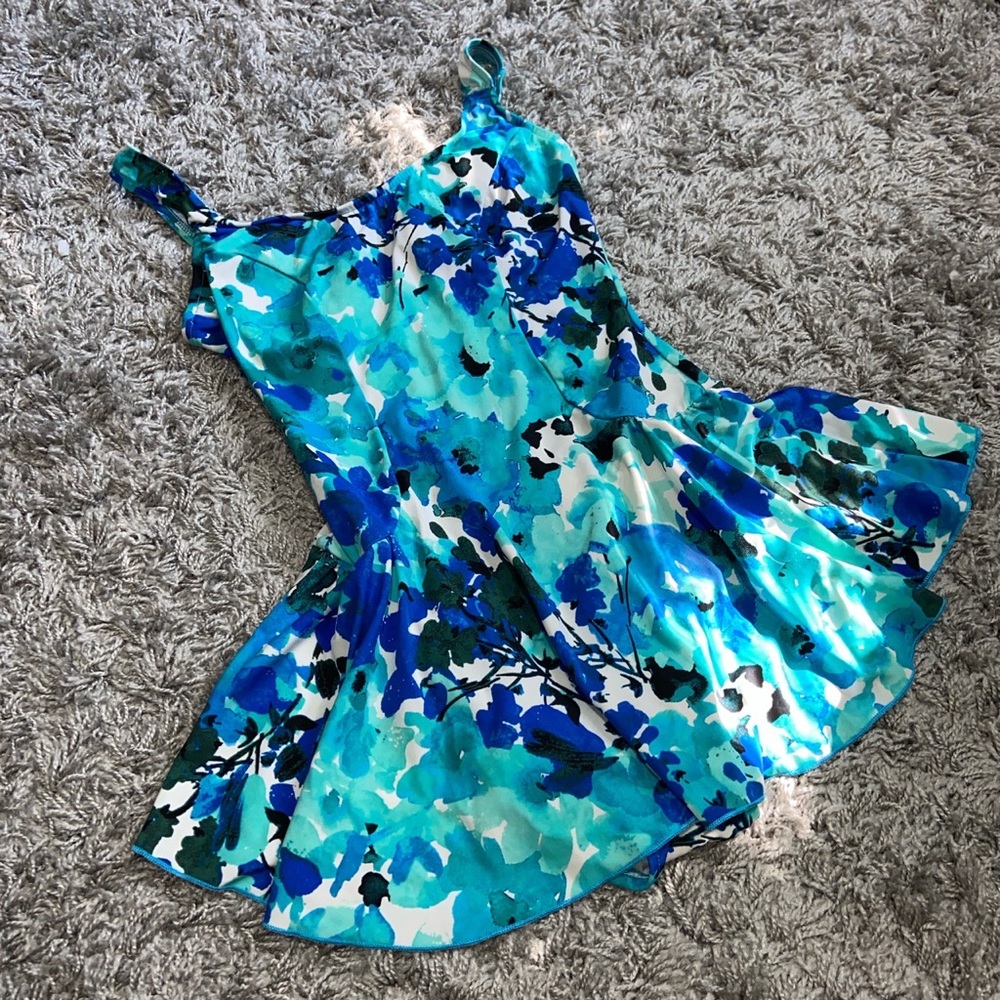 Azul swim